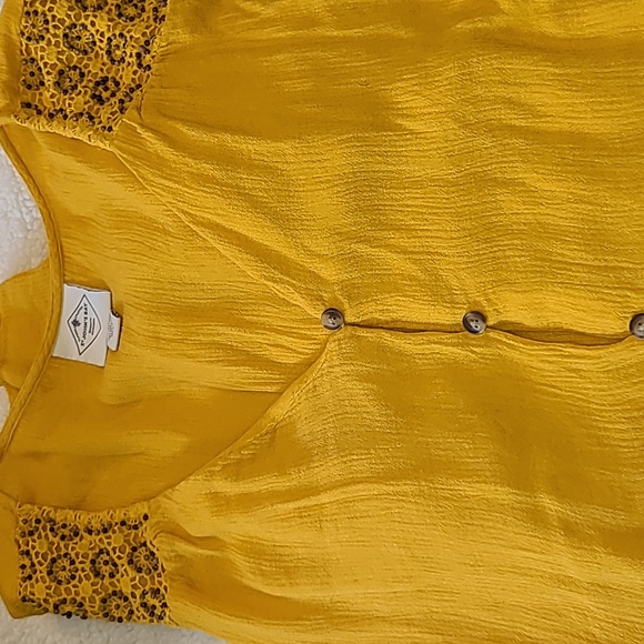 3 top bundle - Picture 4 of 4